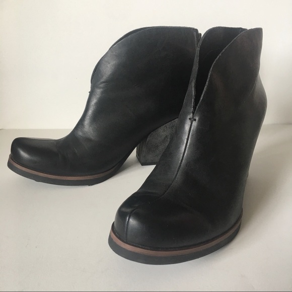 korks shamira boots